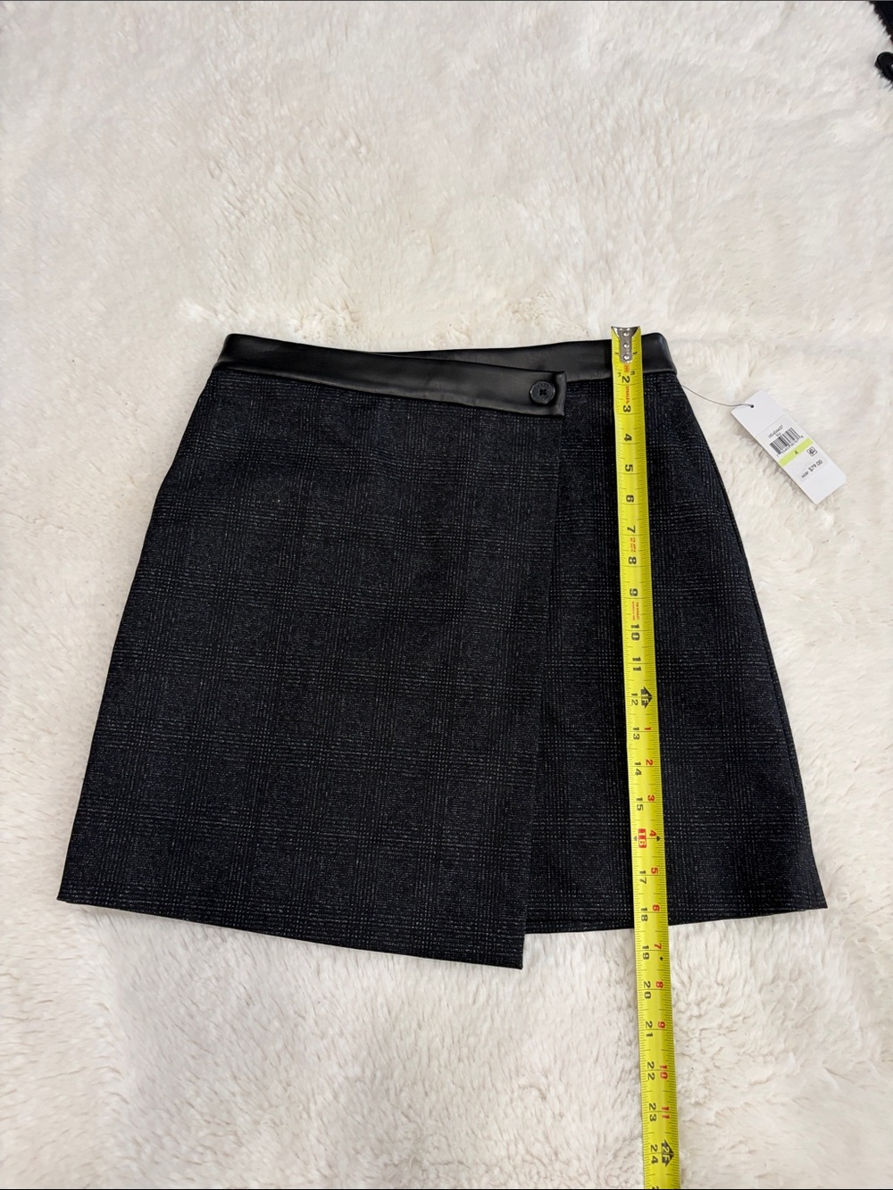DKNY ,Size 4,Women’s Black Plaid Wrap Mini Skirt with Faux Leather Trim - Picture 11 of 17